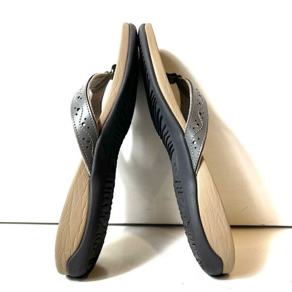 Vionic Gray Faux Leather Thong Summer Sandals Women's 11 Comfort Casual "Aliza" - Picture 4 of 9